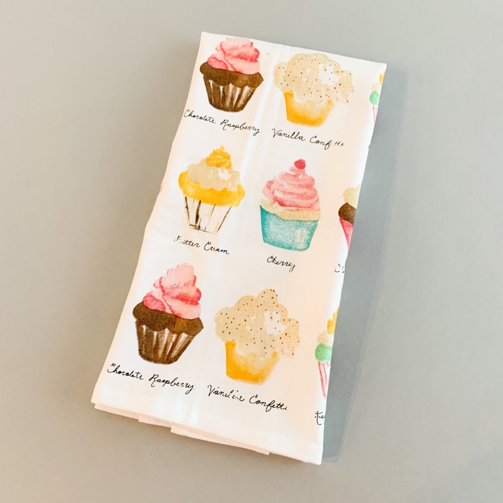 Sur La Table Cupcake Pattern Kitchen Tea Towel, 1 Towel